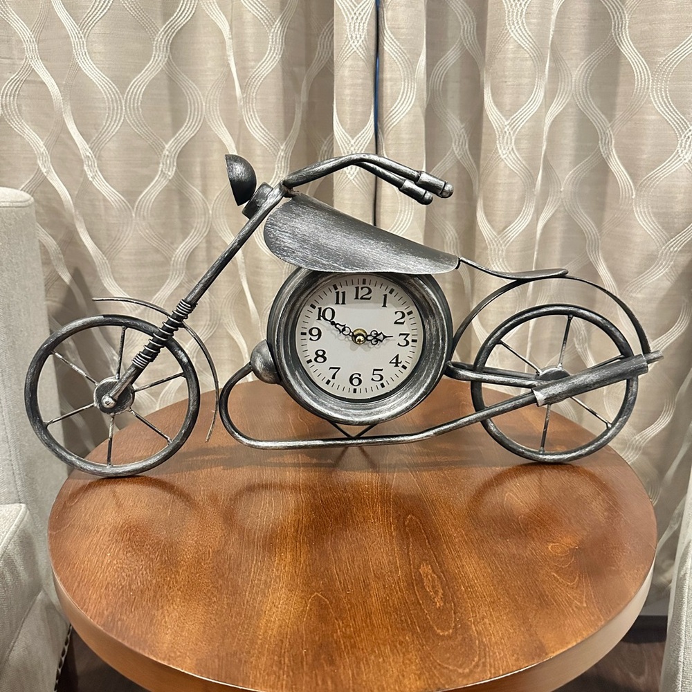 Chopper Bike in Metal for Table Decor with Battery operated Timepiece